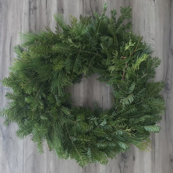 Mixed Wreath : 22 inch Diameter