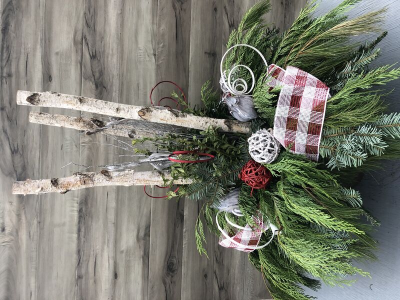 Christmas Traditions: 16 inch Planter