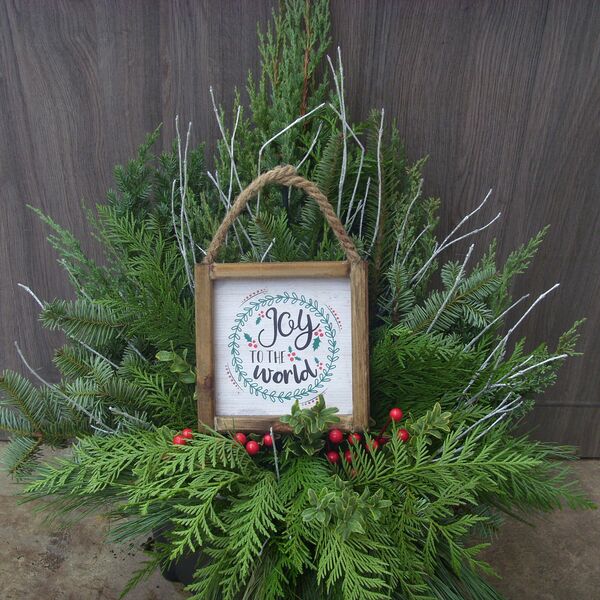 Barnwood Christmas: 10.5 inch pot Barnwood Christmas: 10.5 inch pot